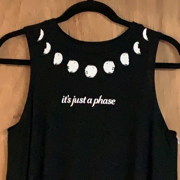 HOT TOPIC It’s Just a (Moon) Phase TUNIC TANK TOP! - Picture 5 of 8